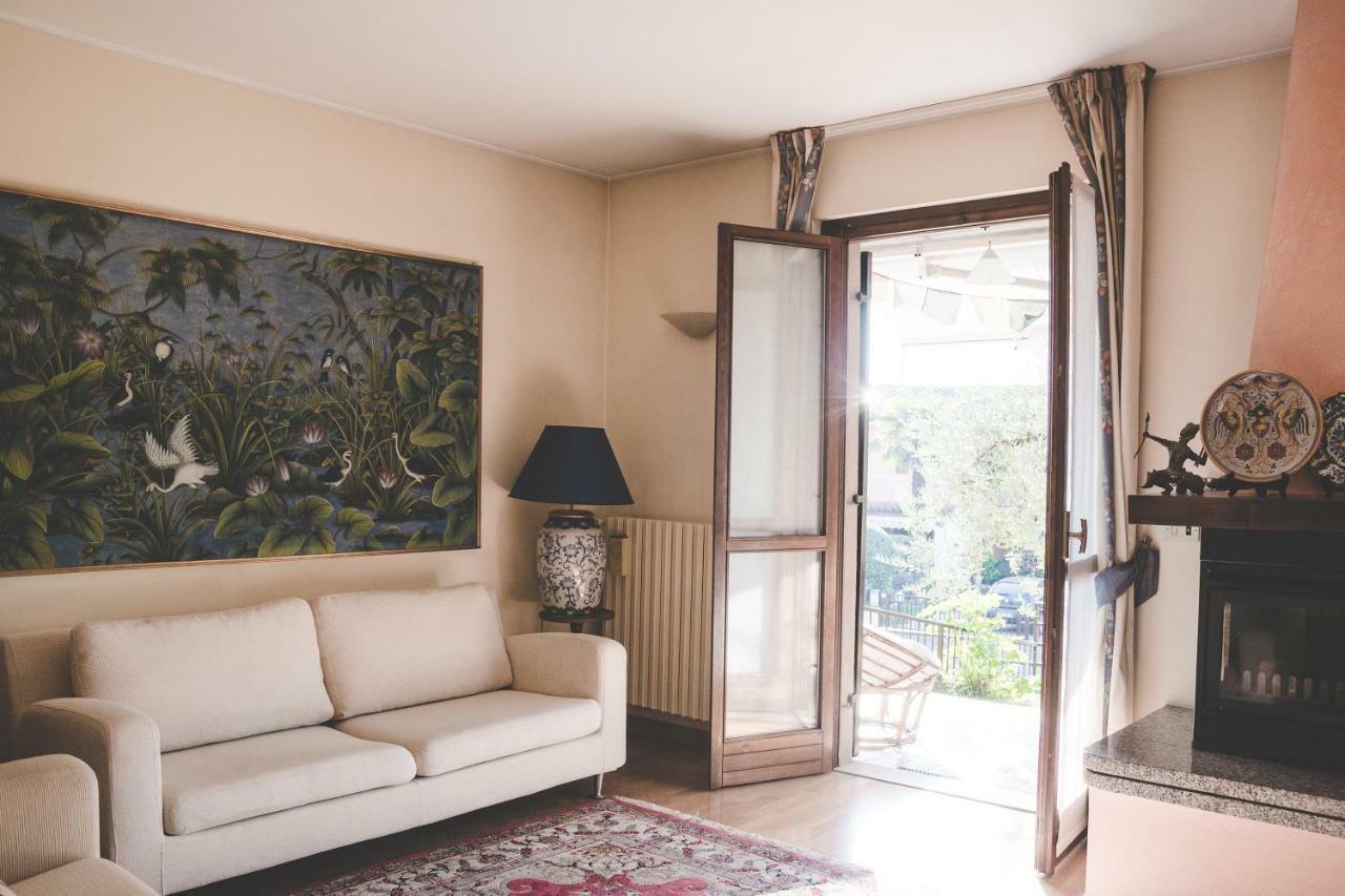 スルツァーノ Porto Franco Bed & Breakfast エクステリア 写真