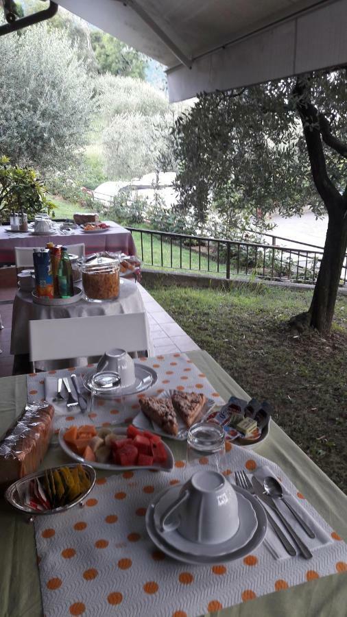 スルツァーノ Porto Franco Bed & Breakfast エクステリア 写真