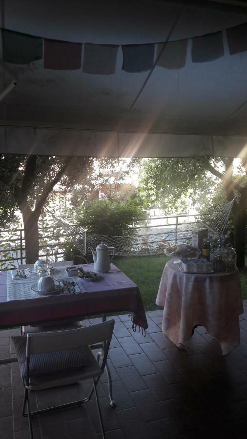 スルツァーノ Porto Franco Bed & Breakfast エクステリア 写真